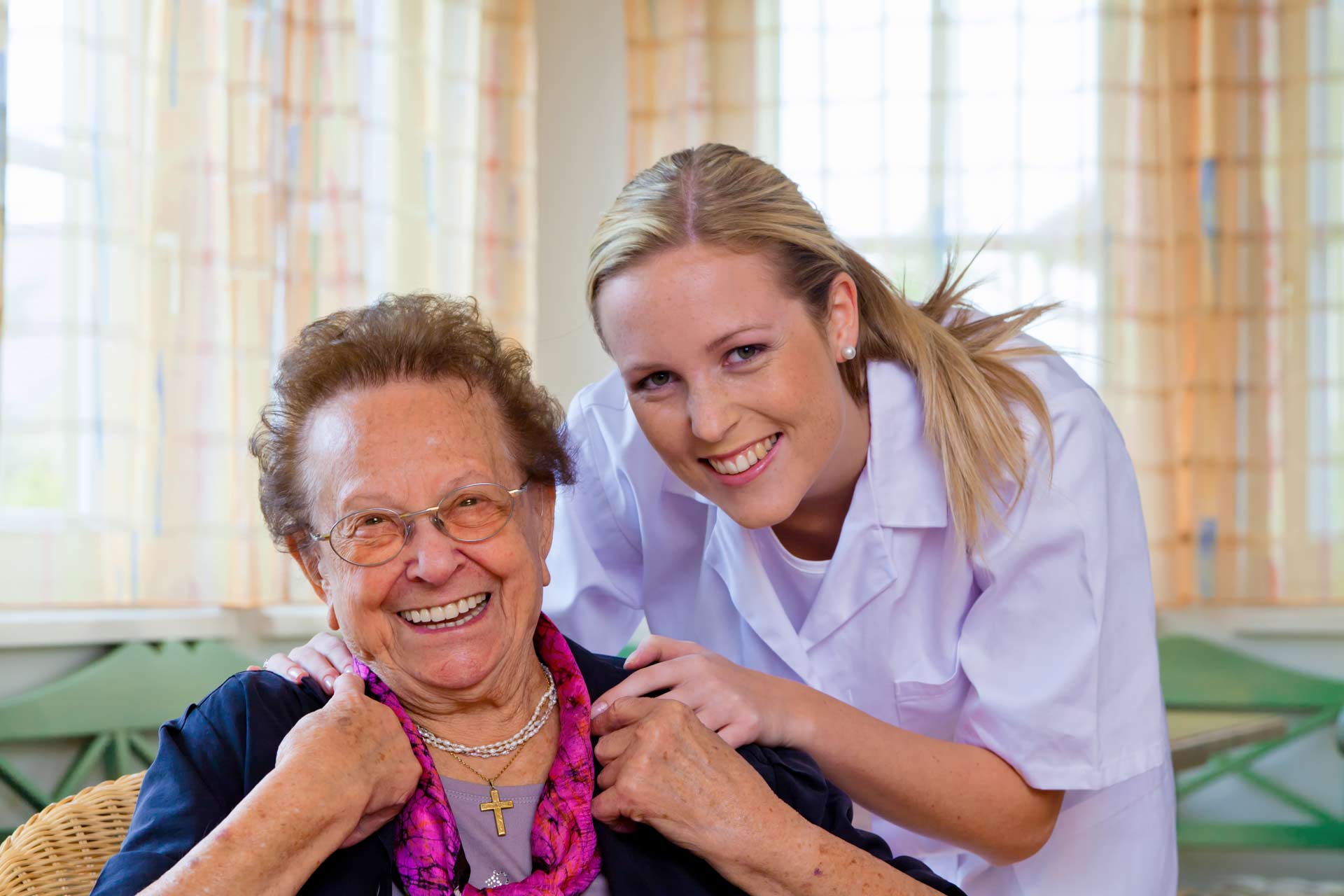 San Antonio Home Care Helper with a Senior woman | Home to Home for Seniors San Antonio Senior Living and Assisted Living Advisor and Retirement Community Advisor and Locator Service